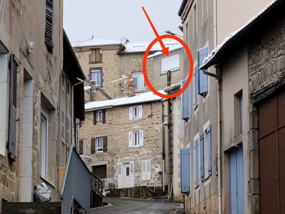 Chez Nelly - Gîte 2 personnes à Arconsat : Sa localisation dans le village