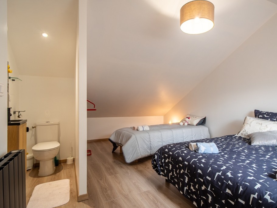 chambre 2 personnes avec commodités HAUTE-VIENNE 87 Gîte Le KAOLIN Clévacances