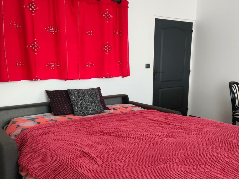 Le salon-chambre