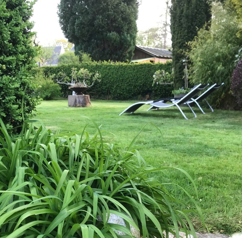 Gîte location de vacances la maison de laurence Mandeville en bessinPHOTO JARDIN