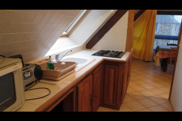 LASBLEIZ Location Plougrescant - étage gauche coin cuisine