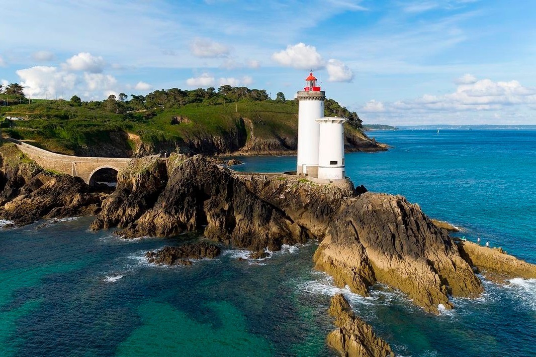 Phare du petit Minou dans la rade de Brest