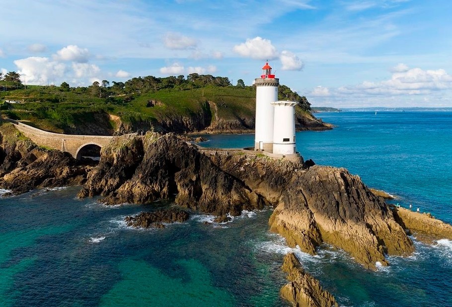 Phare du petit Minou dans la rade de Brest