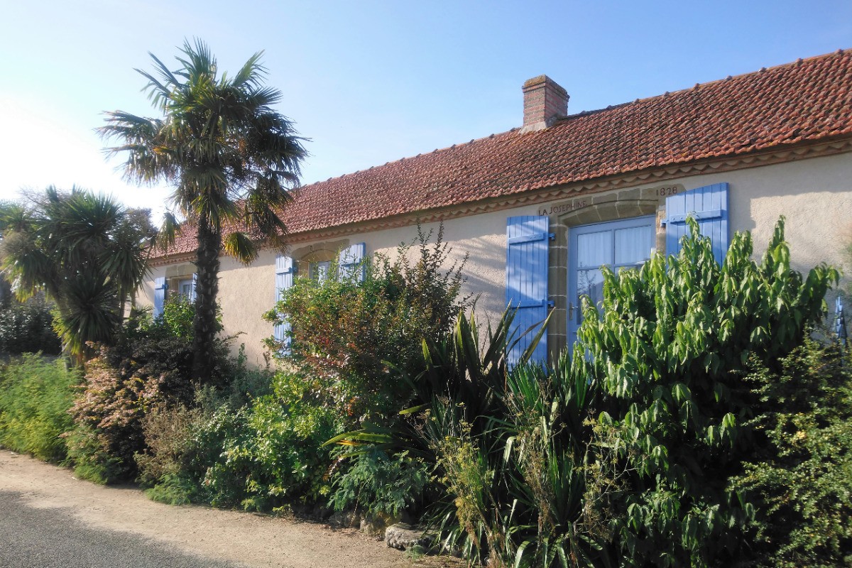 Façade coté sud de la Demeure de François de l'Isle