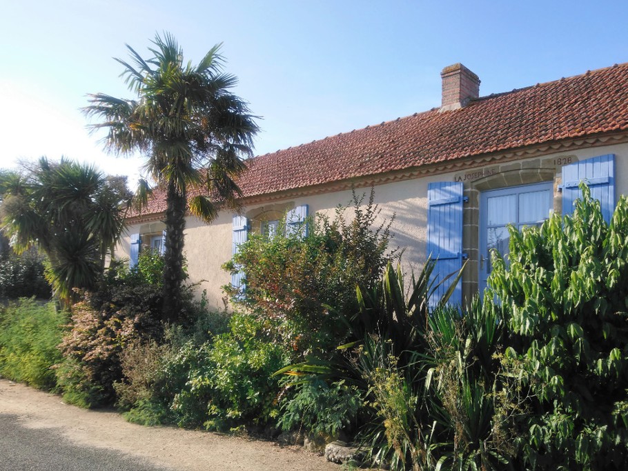 Façade coté sud de la Demeure de François de l'Isle
