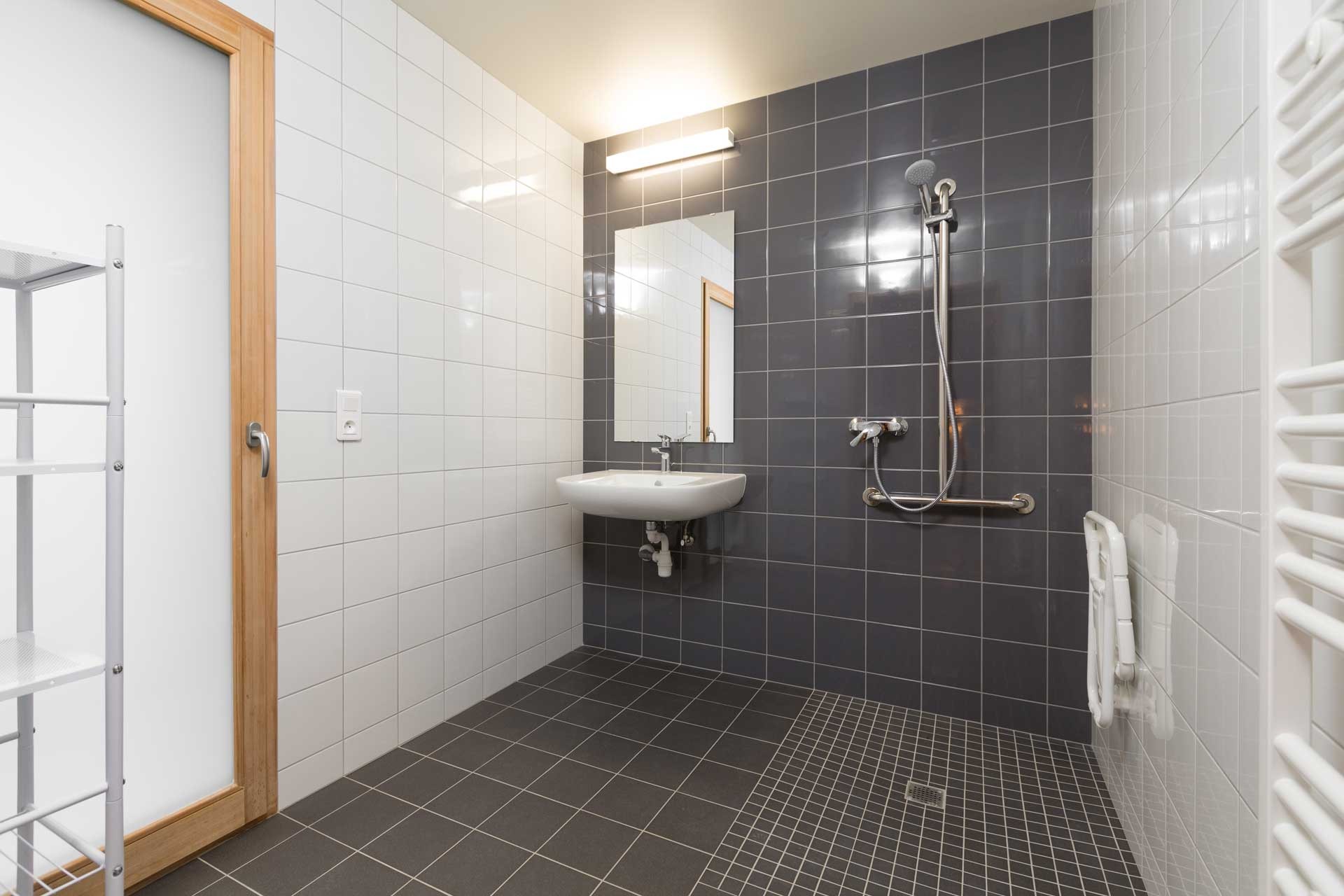 Salle d'eau PMR