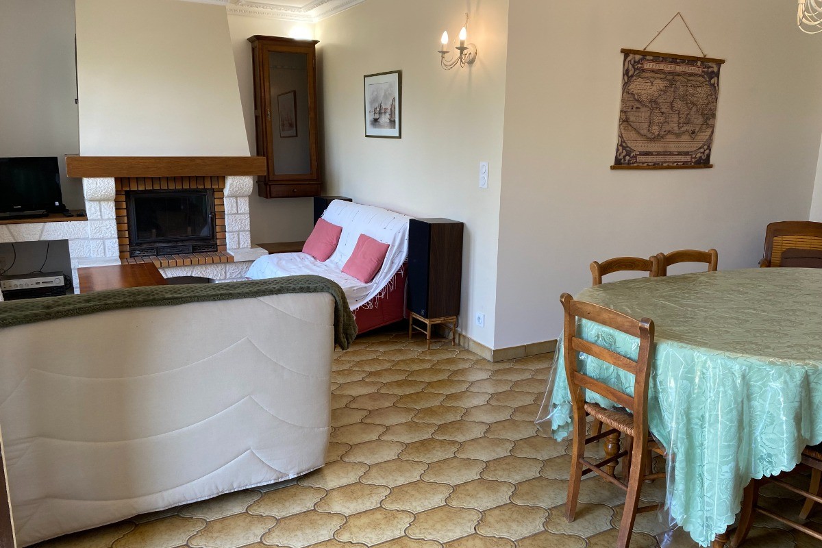 Salon cheminée, Gîte Lisle sur Tarn, entre Albi et Toulouse, Occitanie