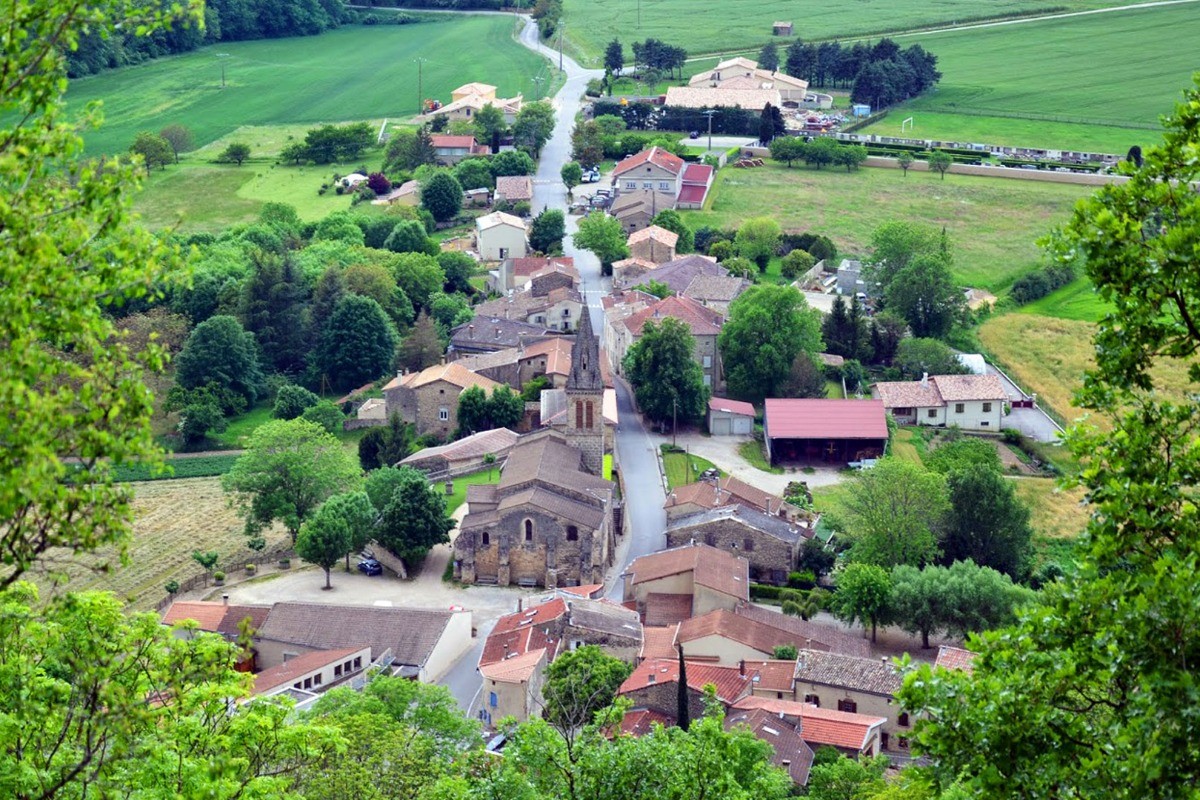 Le village de Chateaudouble