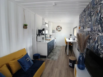 Pièce de vie - Gîte Timéo Container Maritime à Bains-les-Bains