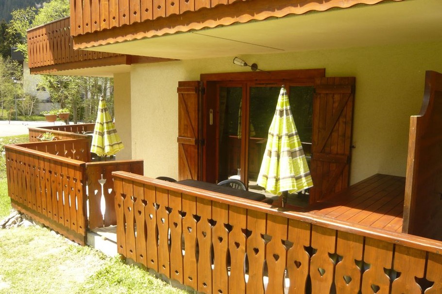 Terrasse accès pelouse