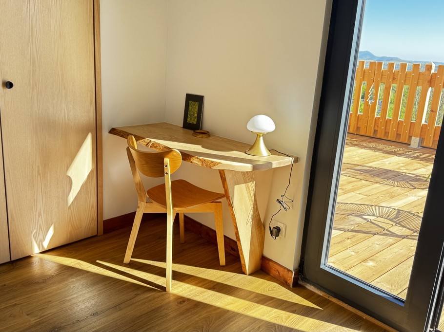 La Grange du Parador Vert, Le Verdier, Saint Victor la Rivière, Chambre (coin bureau)