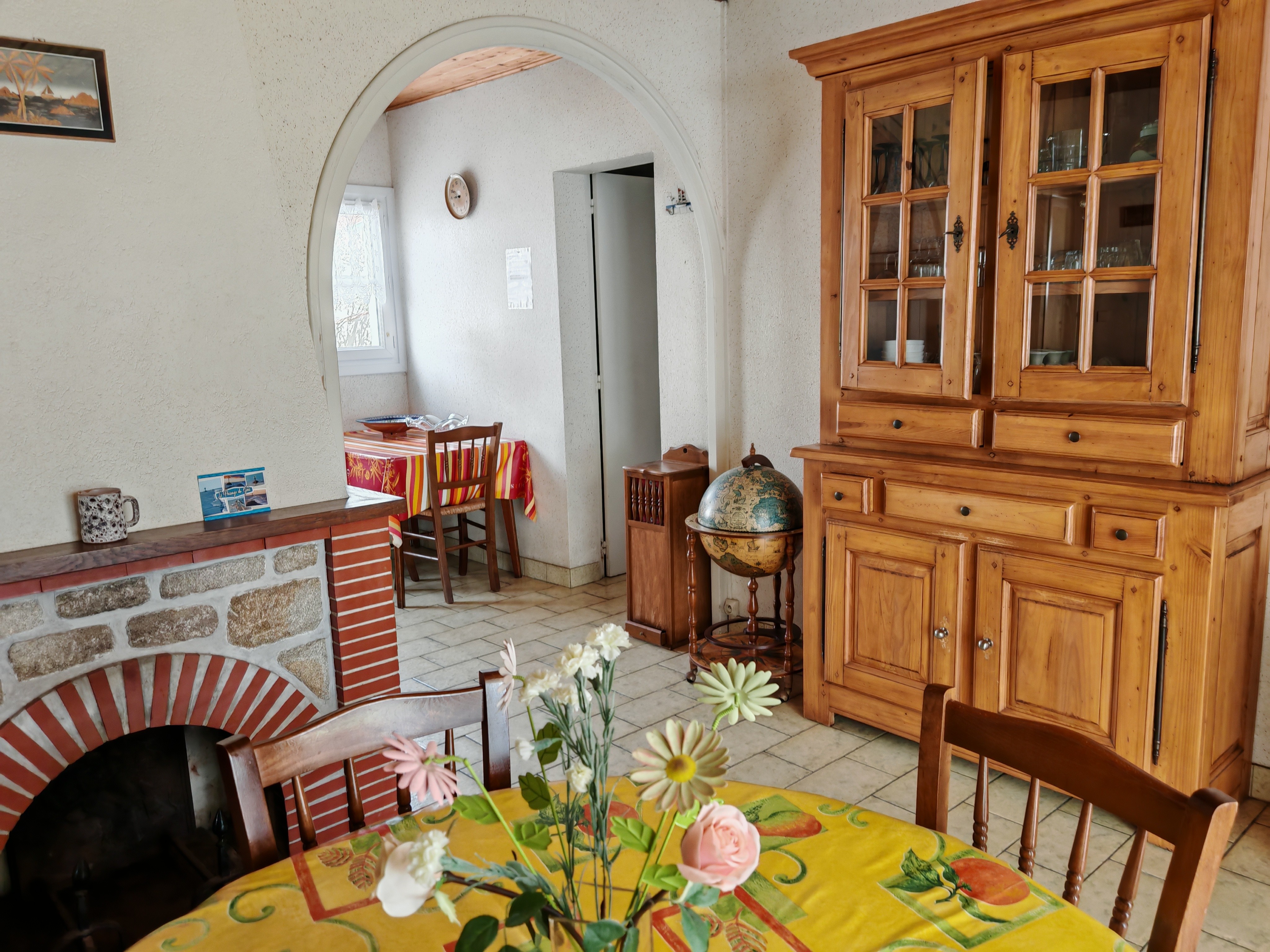 Living room with access to kitchen