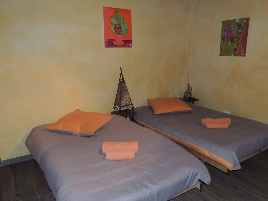 CHAMBRE JAUNE - Gîte familial Scaravella, St Maurice sur Moselle, Rouge Gazon - Vosges, Ballon d'Alsace, Naure, Calm, Family