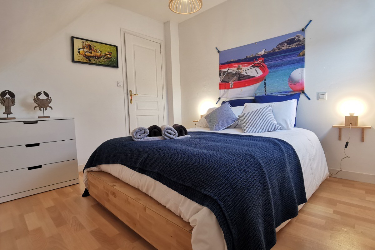 Etage : Chambre 2 avec lit 140