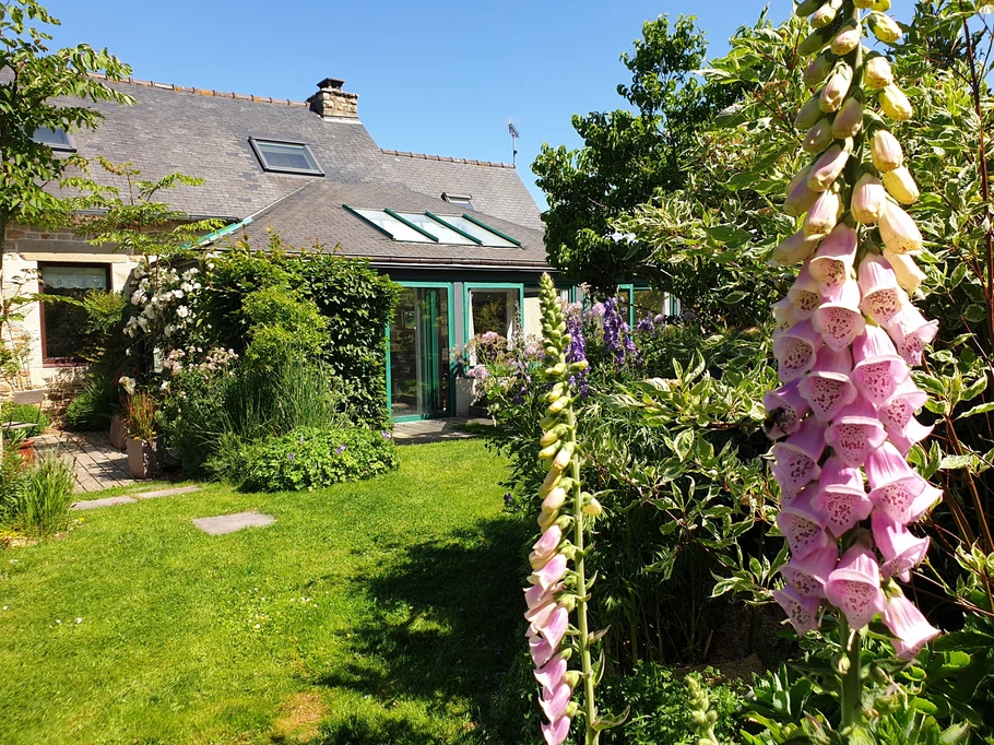 Stone house not overlooked