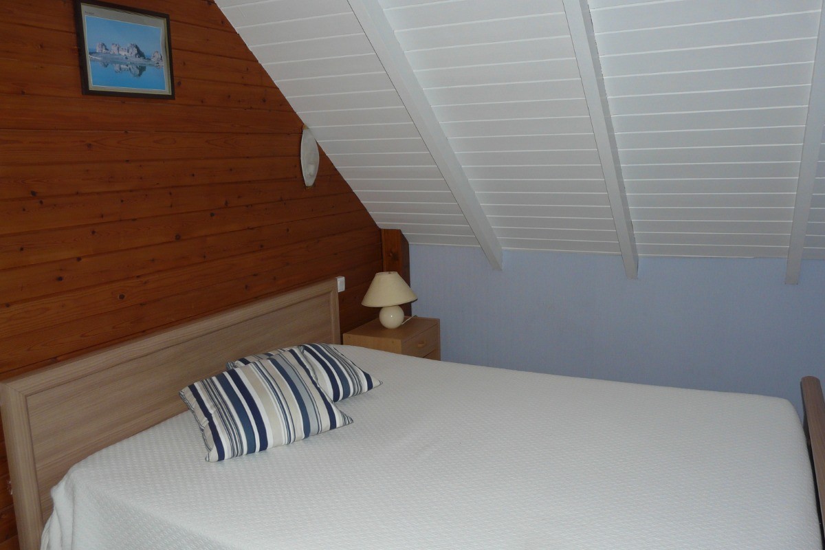Etage: Chambre 2 avec lit 140