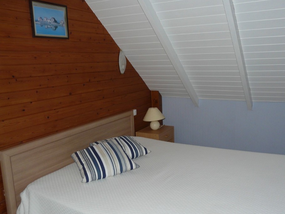 Etage: Chambre 2 avec lit 140