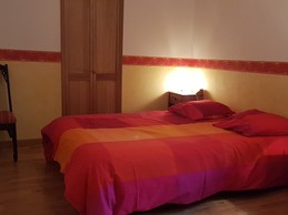 2nde chambre double au 1er étage (lit 140cm)