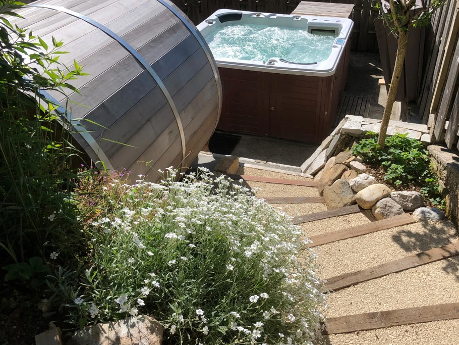 escalier d'accès à la piscine