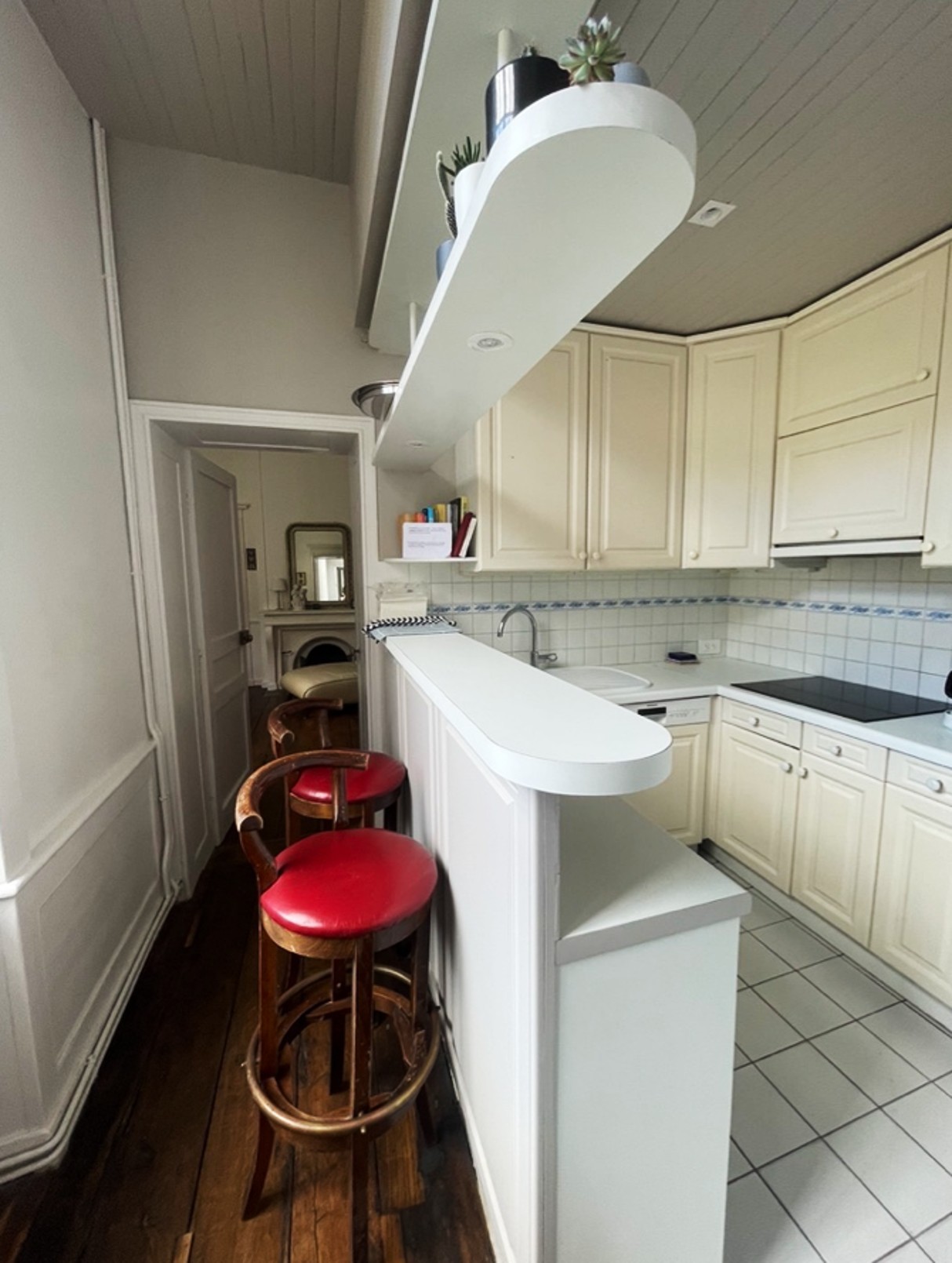 Fully-equipped kitchen (dishwasher, espresso machine, fridge-freezer, etc.)