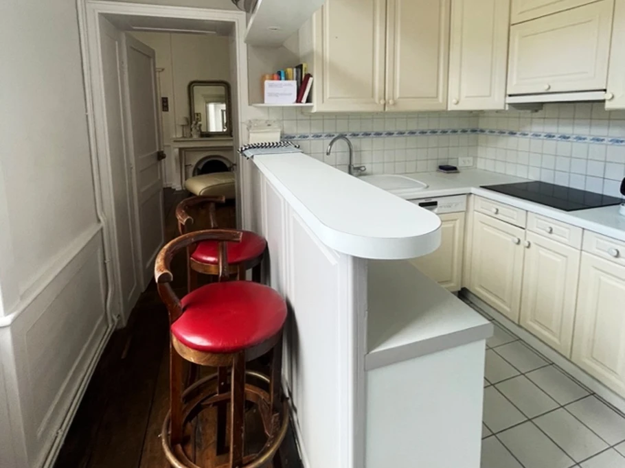 Fully-equipped kitchen (dishwasher, espresso machine, fridge-freezer, etc.)