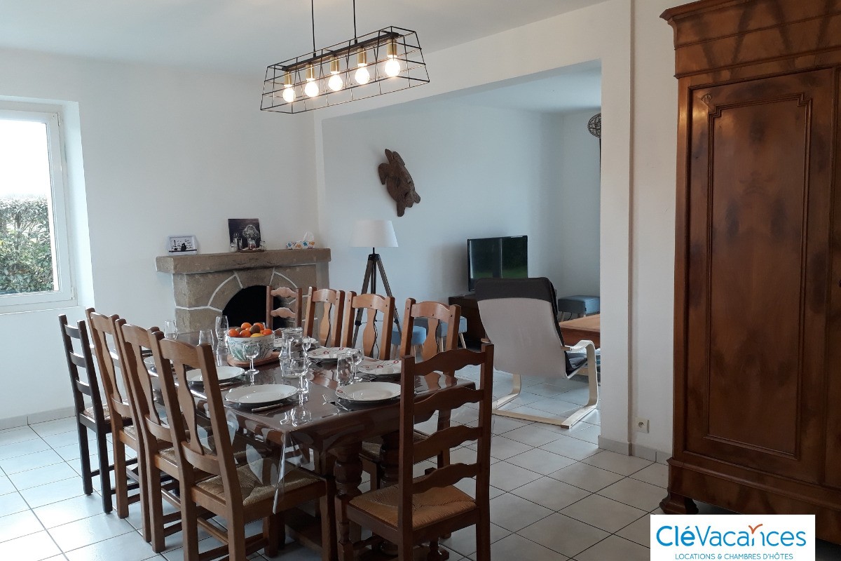 Maison indépendante 5 minutes (voiture de la plage) 8/9 personnes - Matignon - Côtes d'Armor - Bretagne - salle à manger