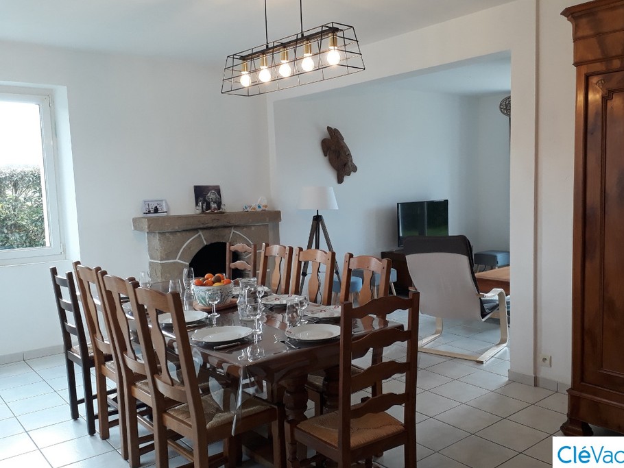 Maison indépendante 5 minutes (voiture de la plage) 8/9 personnes - Matignon - Côtes d'Armor - Bretagne - salle à manger