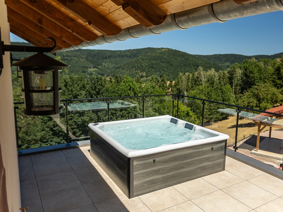 Spa on the terrace - La Logette