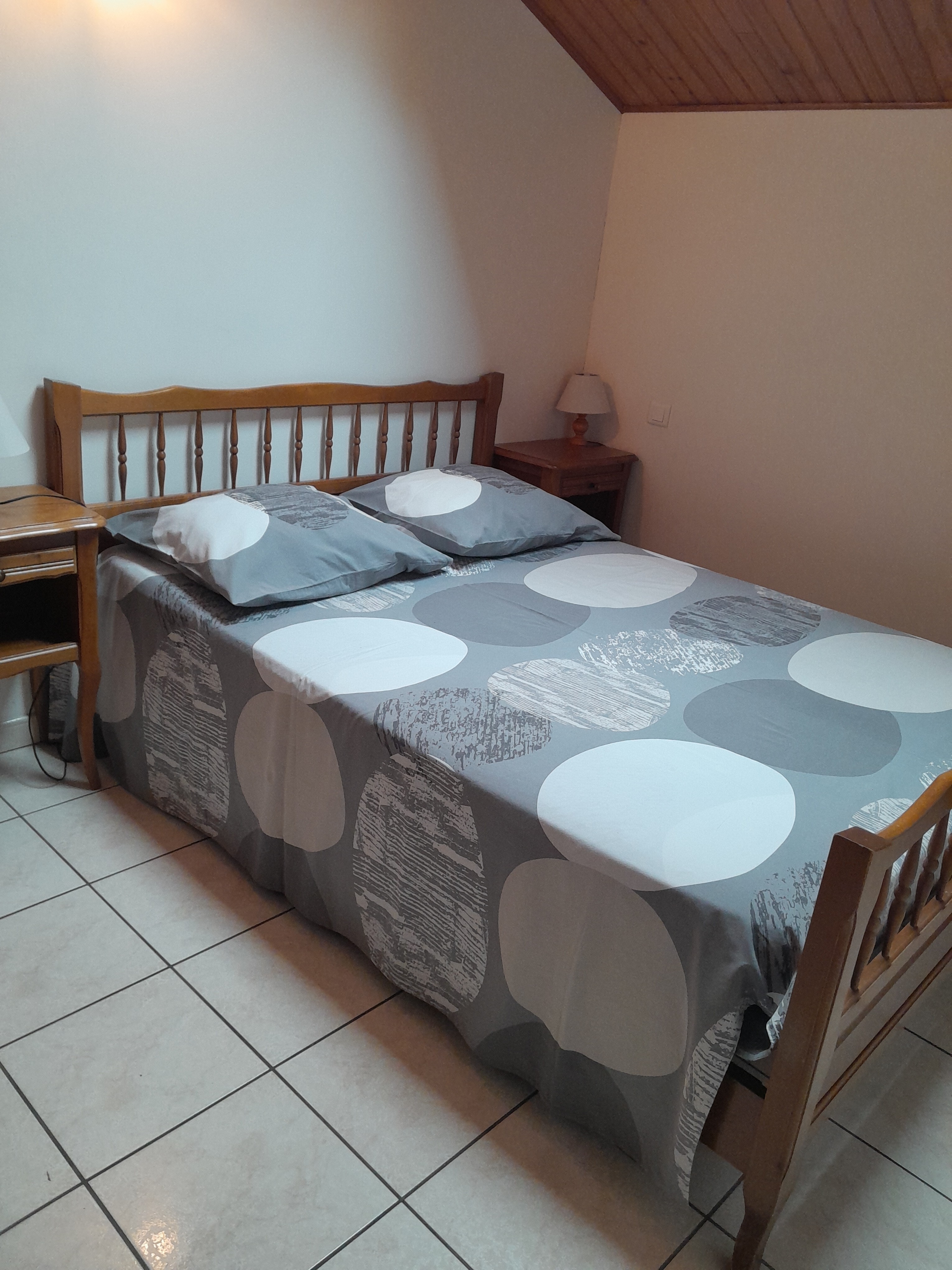 chambre avec lit en 140