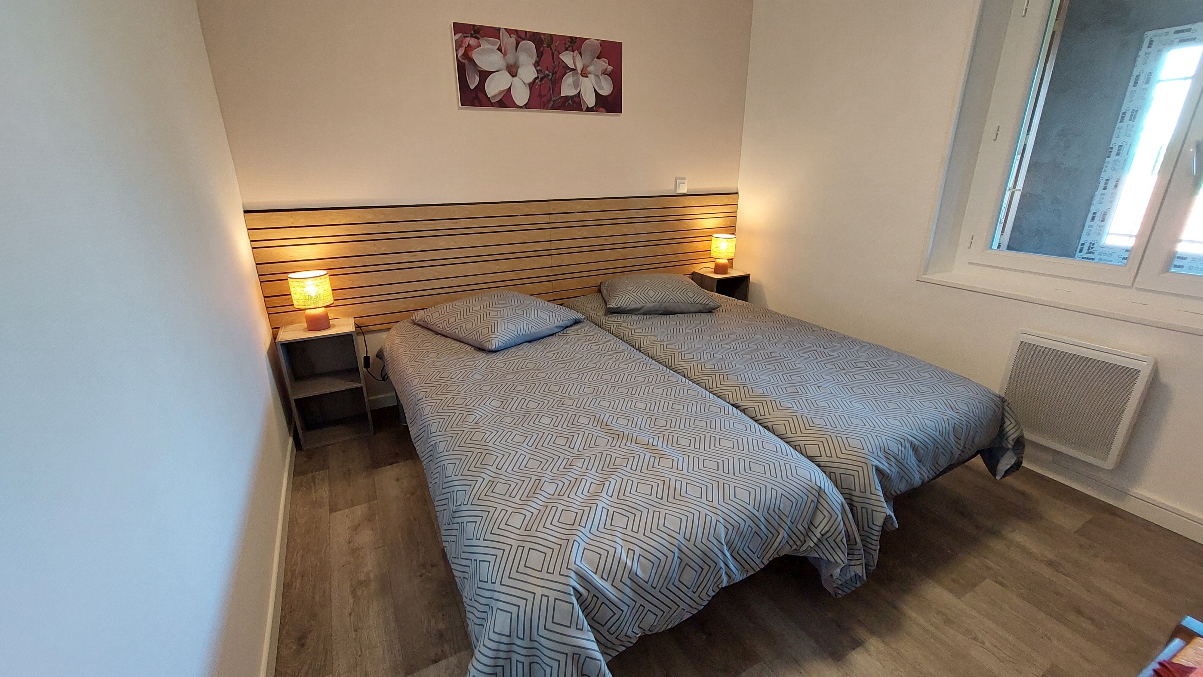 Chambre avec deux lits simples du gîte Jonquille