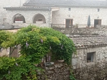 vue depuis l entrée de la suite Courson