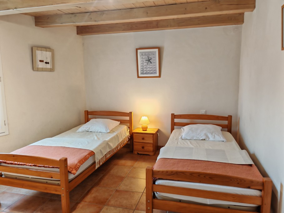 Chambre 1 avec 2 lits 90