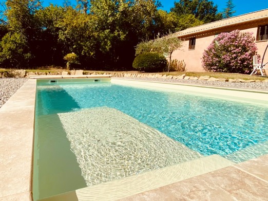 Piscine extérieure chauffée