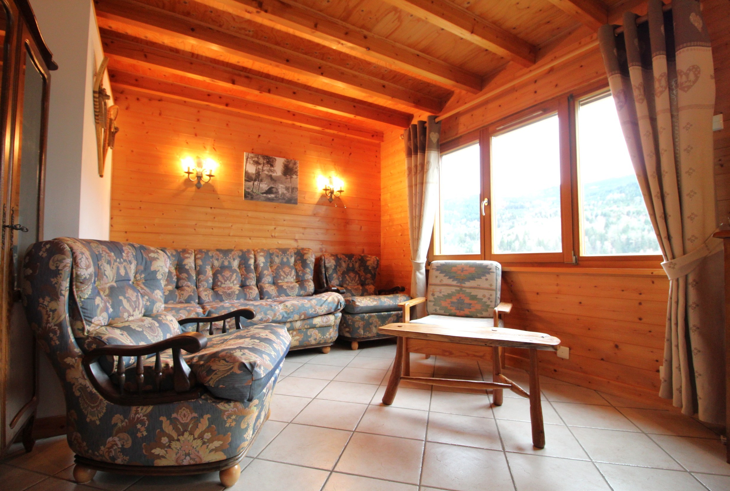 Salon/ séjour - Chalet des Grands Ducs, avec vue panoramique, dans les Vosges