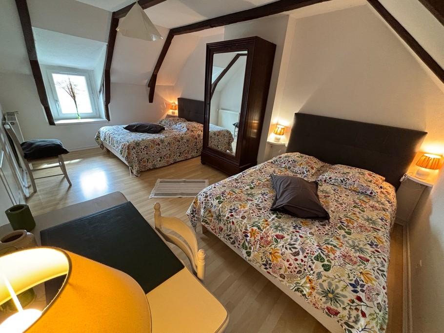 ROOM 1