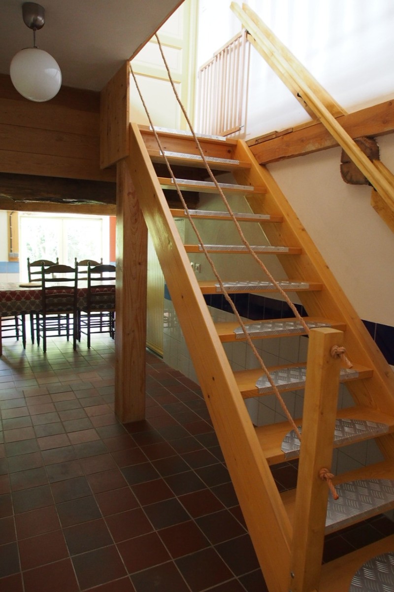 L'escalier montant à la chambre.