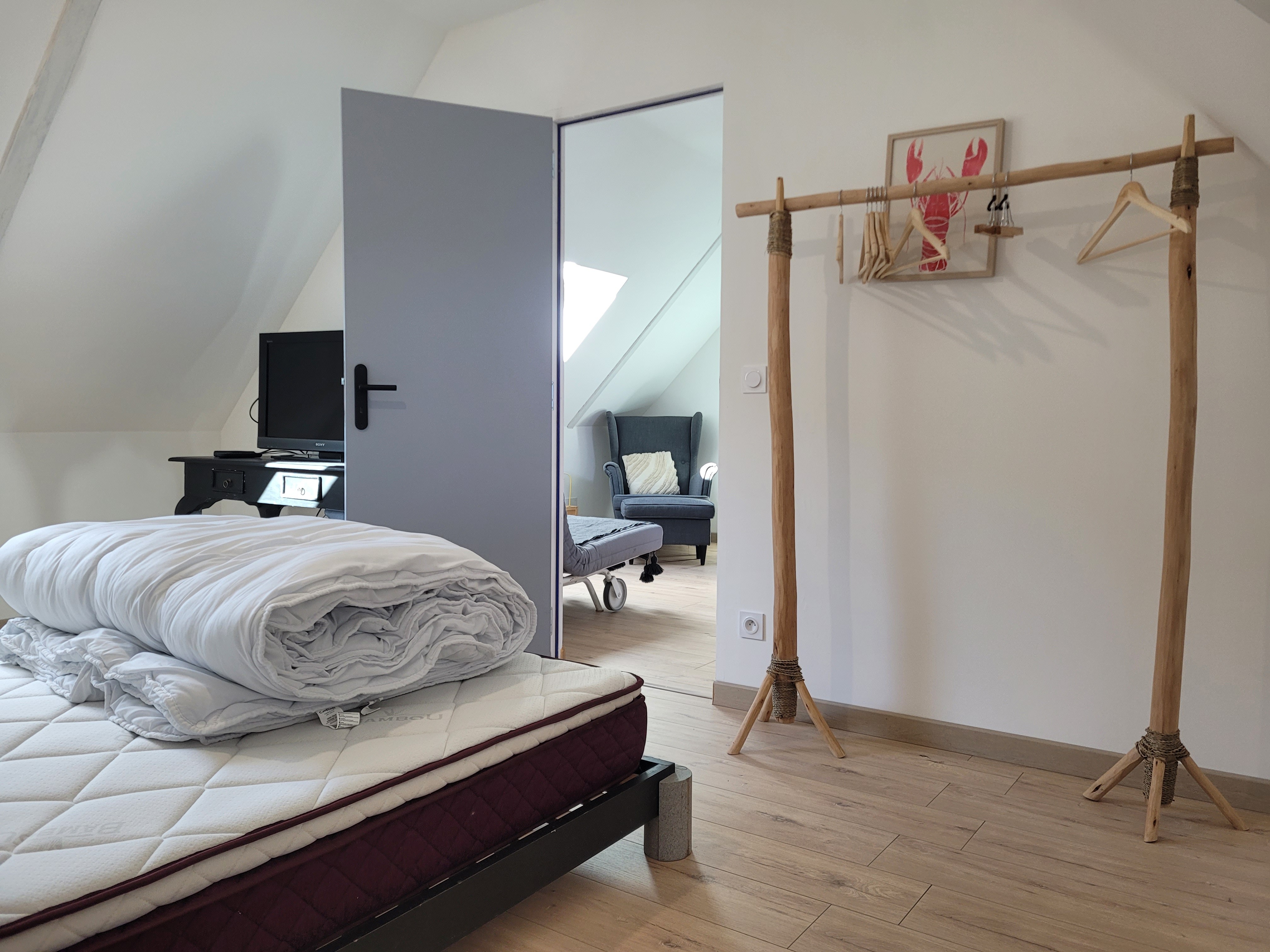 Location Ty Kermaudez, Clévacances, Paimpol, Chambre lit 160 étage gauche