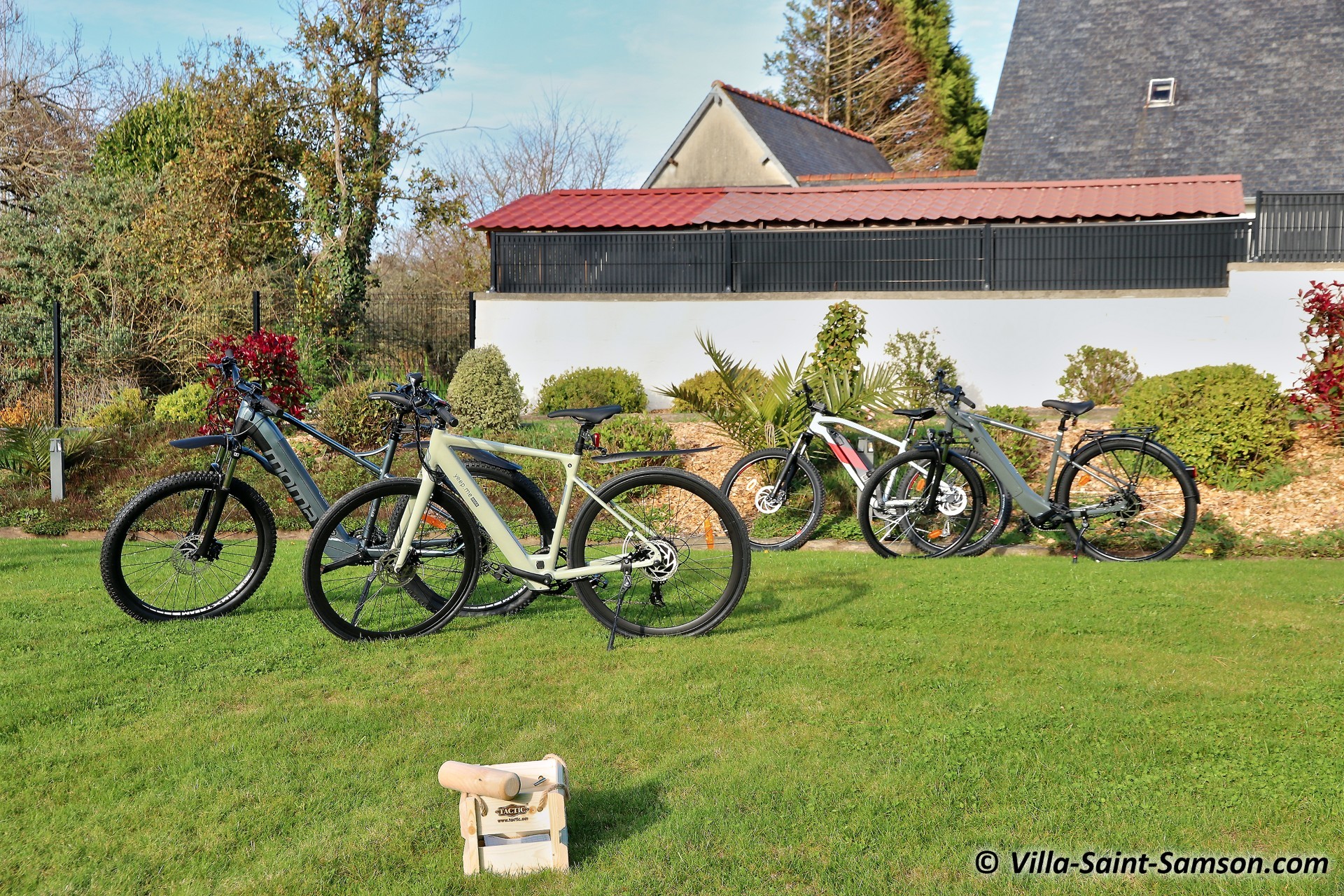 4 electric bikes