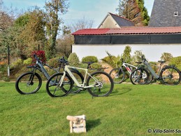 4 electric bikes