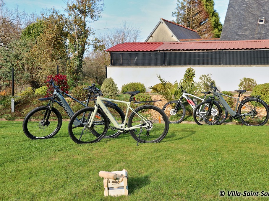 4 electric bikes