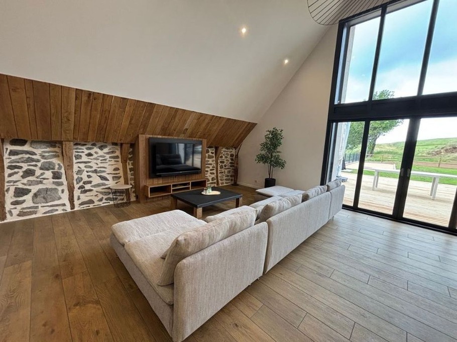 Living room with an opening and a panoramic view