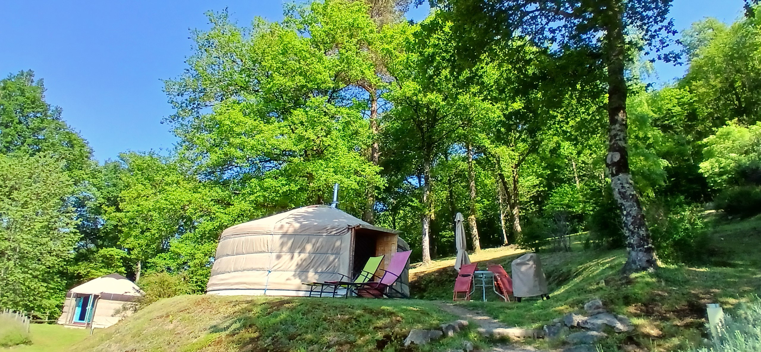 Yourte mongole "Le Point du Jour", en pleine nature, vue imprenable - Auriat, Creuse, au cœur du Limousin