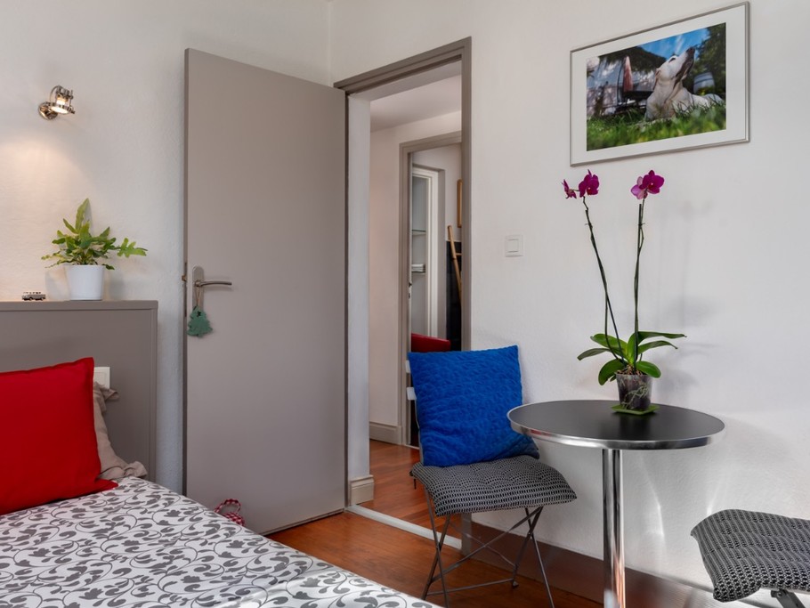 Chambre Charleston Gray / TV