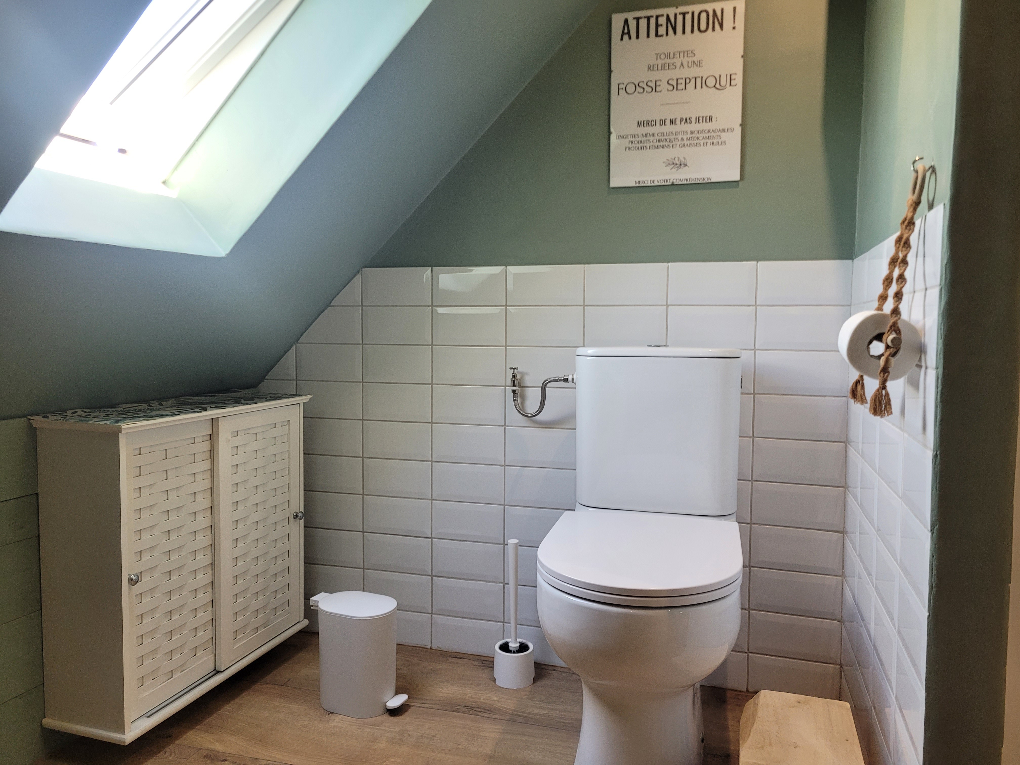 BIGOT, Pludual, Clévacances holiday let, toilet in the shower room