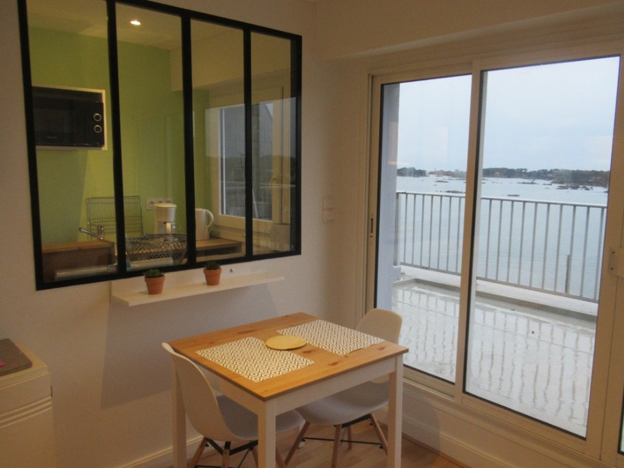 TERRASSE VUE PANORAMIQUE SUR LA MER COTE DE GRANIT ROSE, TREGASTEL, COTES d'ARMOR, BRETAGNE - salon