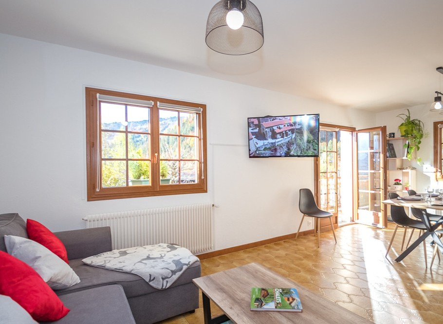 Salon - séjour avec téléviseur orientable