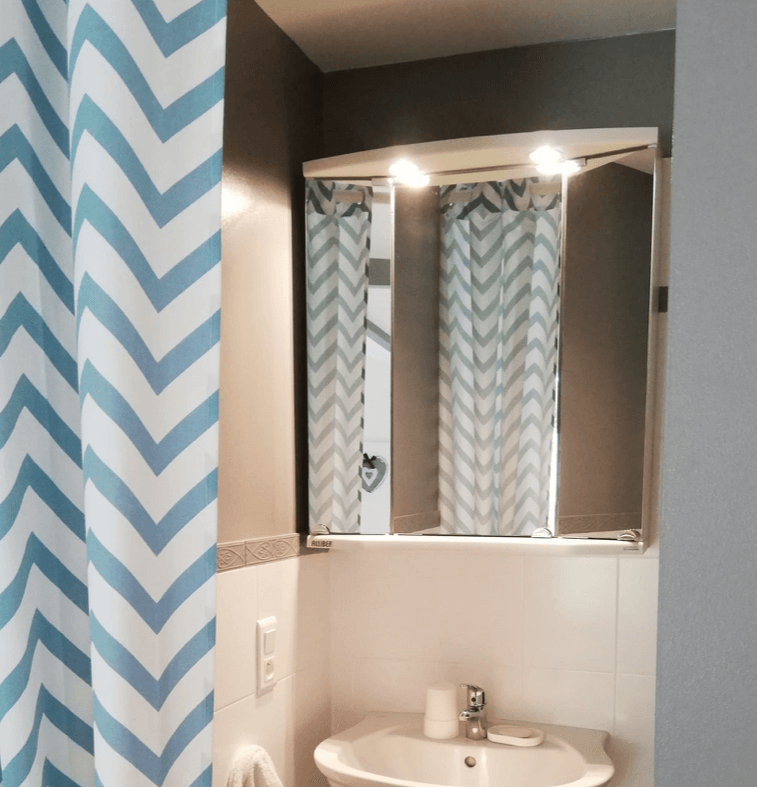 Salle d'eau privative - Chambre 1 - Dormir - Zen - Décoration - La Pinède Guesthouse - Gîte - Vielle-Saint-Girons - Landes -
Crédit photo : Céline