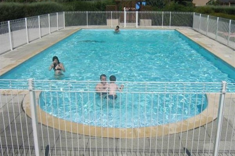 piscine sécurisé avec solarium 15m x 6m