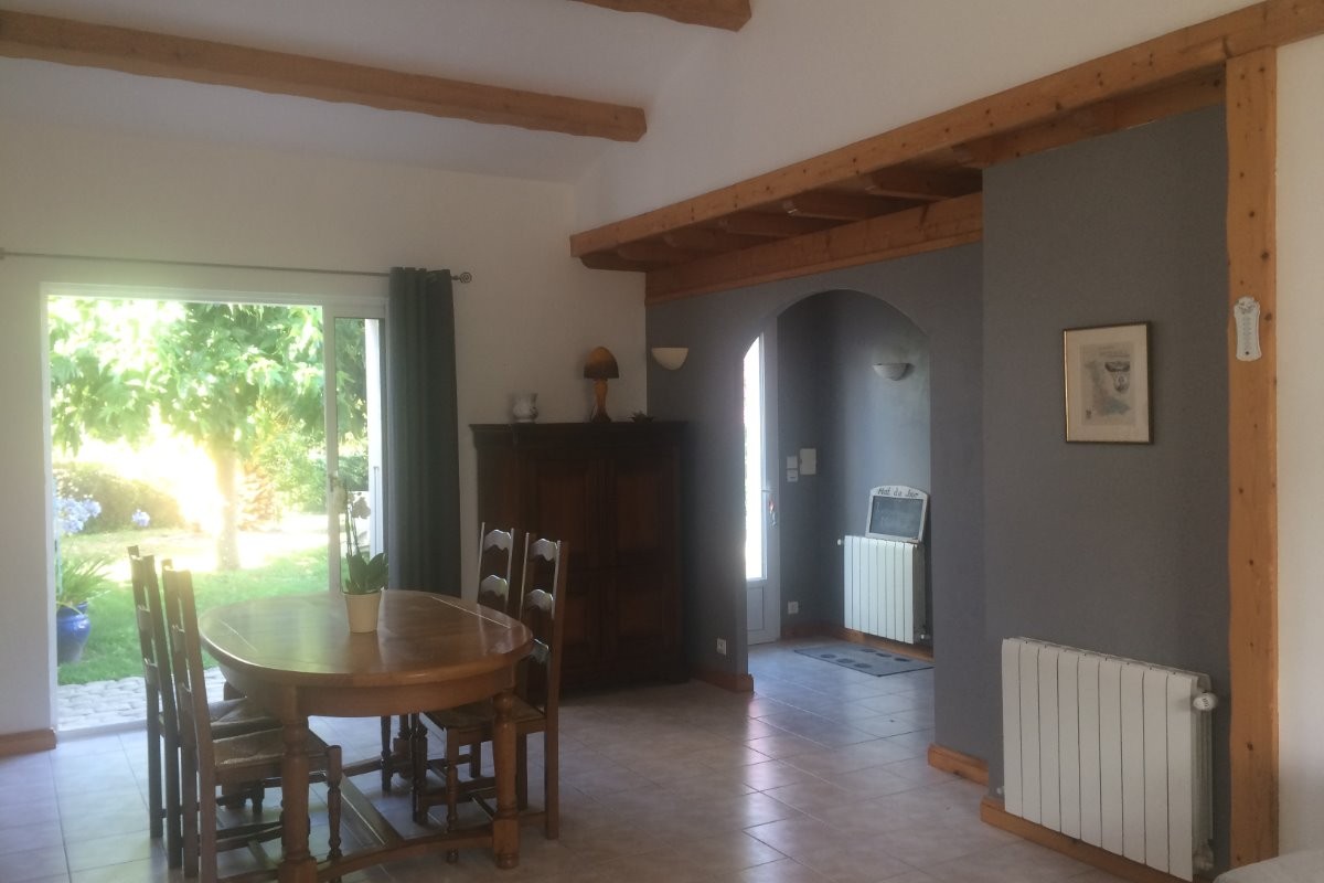 Salle à manger de la Villa St Georges d'Oléron pour 6