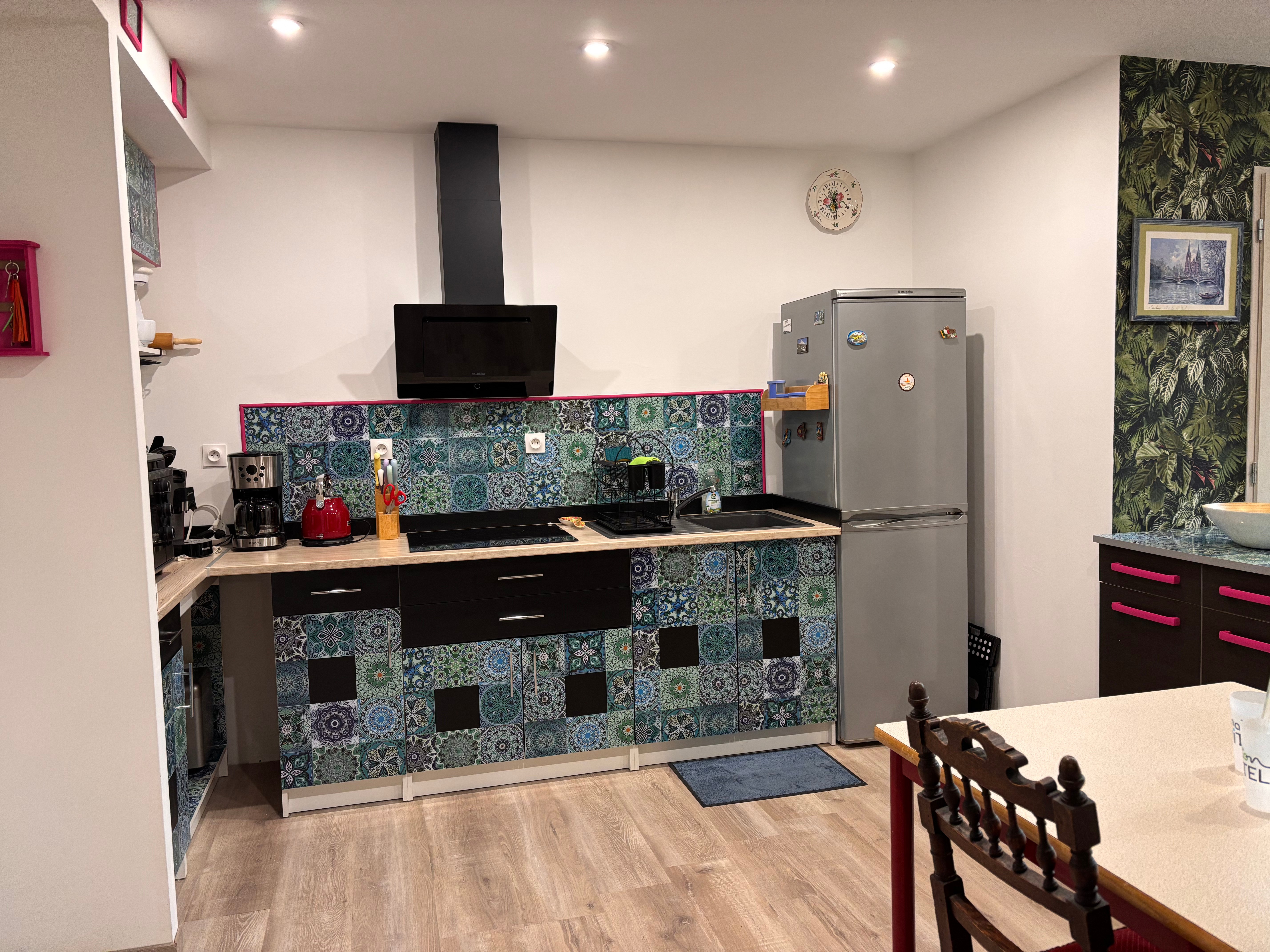 Cuisine spacieuse - Appartement le Charme, Vittel